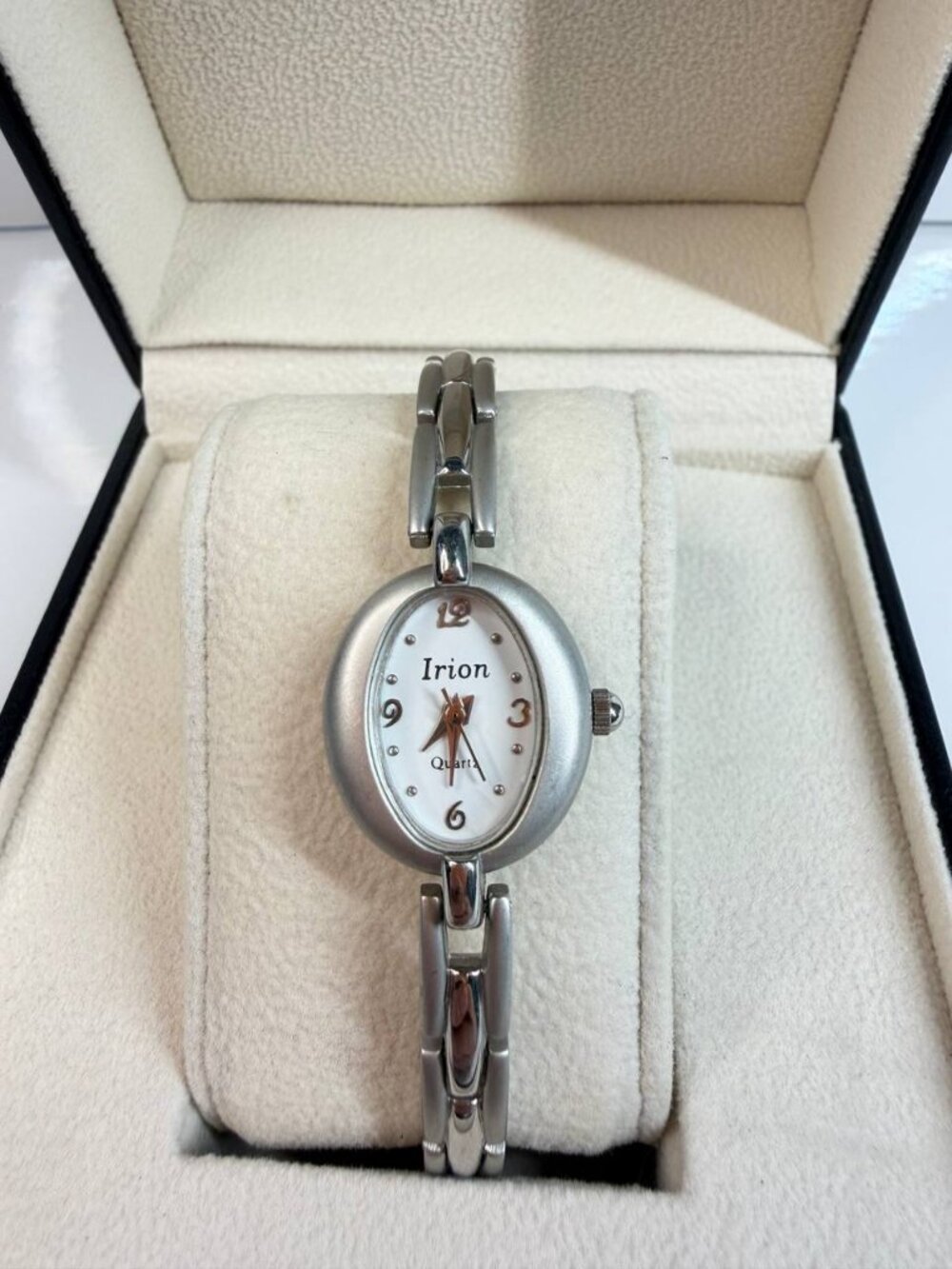 Irion Women’s Watch – Elegant Silver-Tone Bracelet Watch - Picture 2 of 16